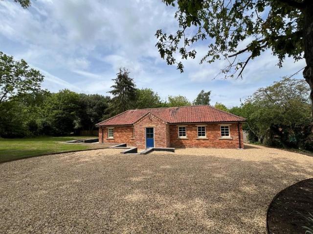 Bungalow for rent in Little Ponton and Stroxton, Barholm