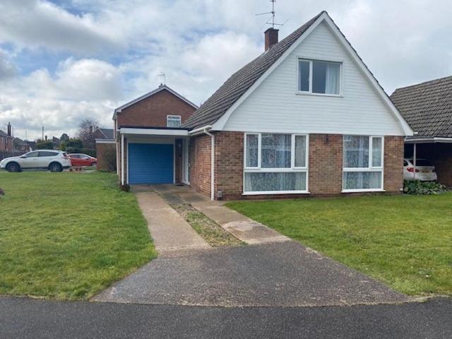 Bungalow for rent in New Town, Alverton