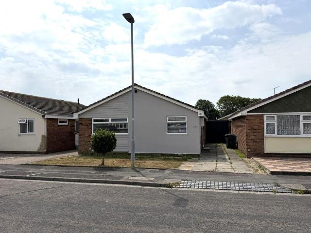 Bungalow for rent in St Anthony's Hill, Eastbourne