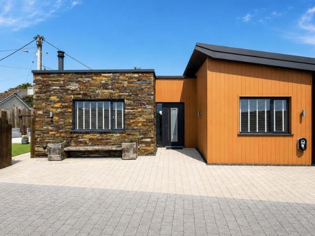 Bungalow for rent in Holywell, Cubert