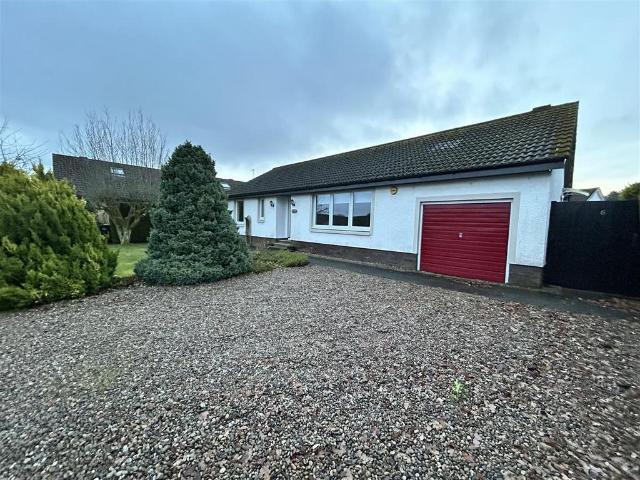 Bungalow for rent in Tullibardine, Scotland
