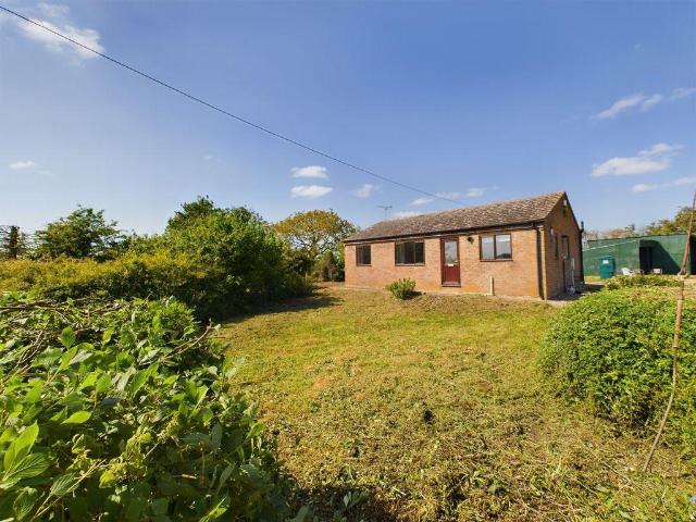 Bungalow for rent in Barway, Cambridgeshire