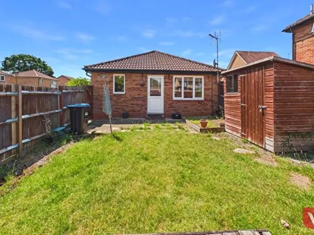Apartment for rent in Crownhill, Shenley Church End