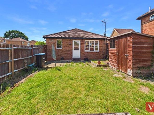 Apartment for rent in Crownhill, Shenley Church End