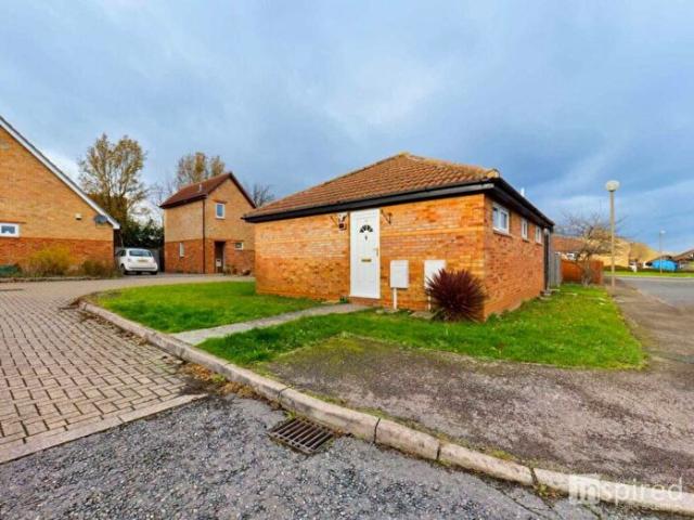 Apartment for rent in Crownhill, Shenley Church End