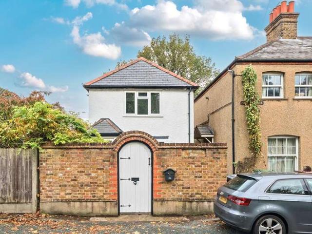 Farm for sale in Bushey Heath, Hertfordshire