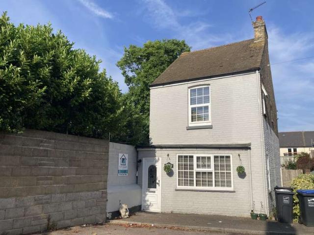 Farm for rent in Chilton, Acol