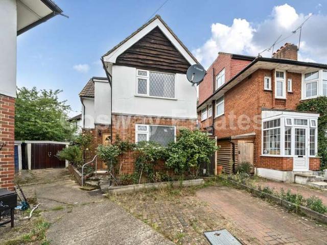 Farm for sale in West Finchley, Greater London