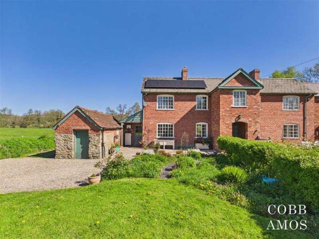 Farm for sale in Pembridge