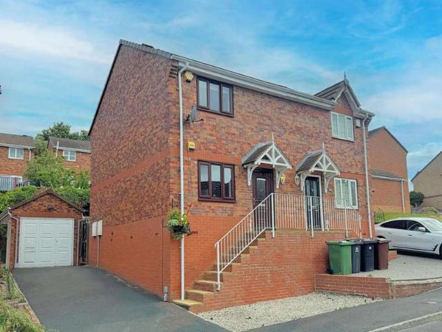 Farm for sale in Farnley, West Yorkshire