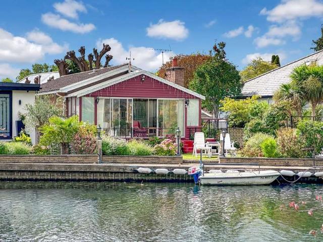 Farm for sale in Lower Halliford, Surrey