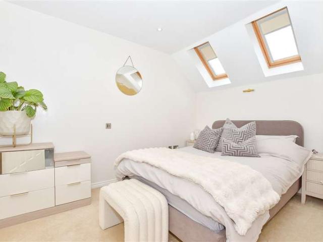 Farm for sale in Leybourne, Bourne Vale