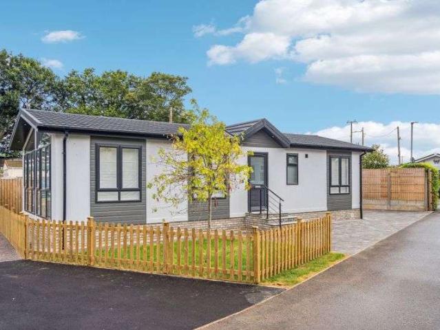 Farm for sale in Fern, Little Marlow