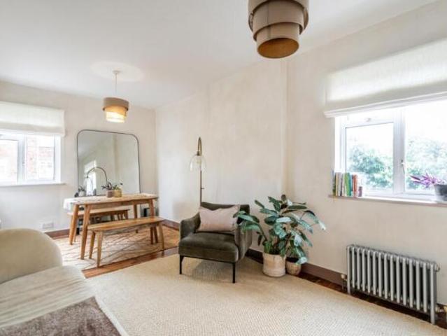 Farm for rent in Brondesbury, Greater London