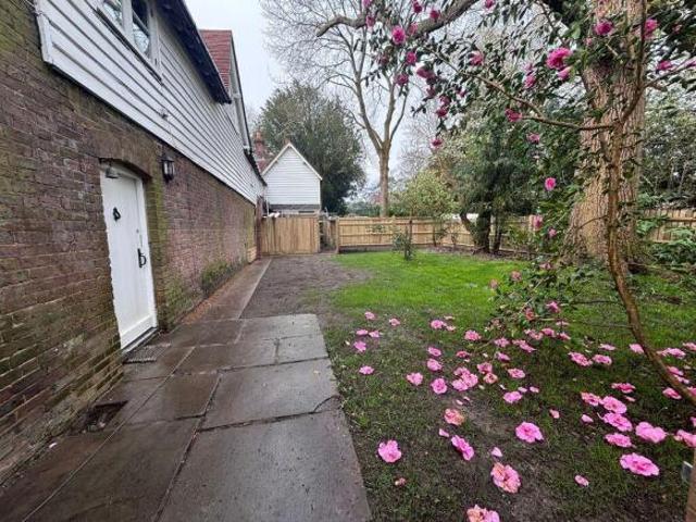Farm for rent in Capel, Sandown Park