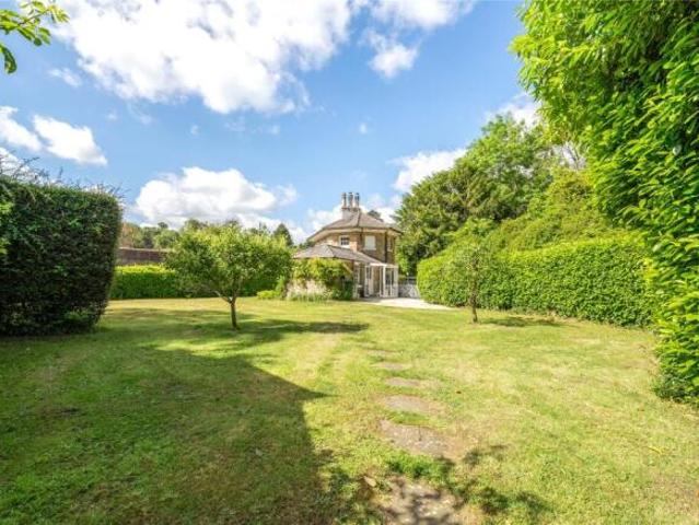 Farm for rent in The Butts, Kent