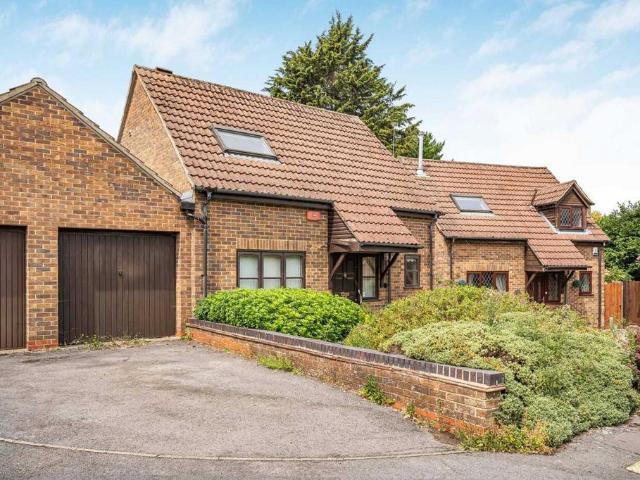House for sale in Berrick Salome, Oxfordshire