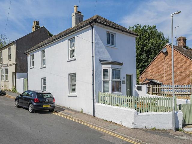House for sale in Mount Pleasant, Iford