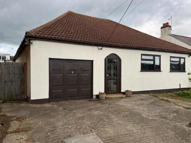 Bungalow for sale in Sutton, Barling