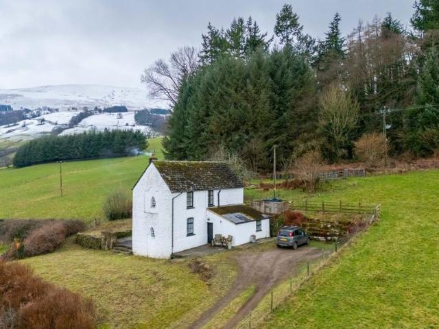 House for sale in Talybont-on-Usk, Llangynidr