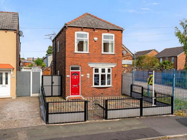 House for sale in Widnes