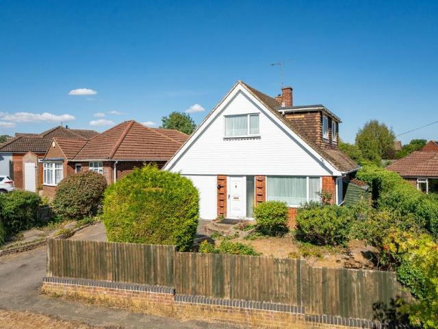 House for sale in Caddington, Bedfordshire