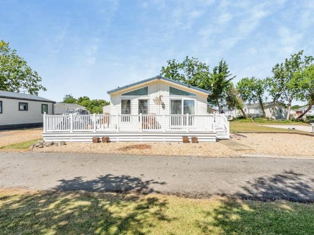 House for sale in Littlecote, West Sussex