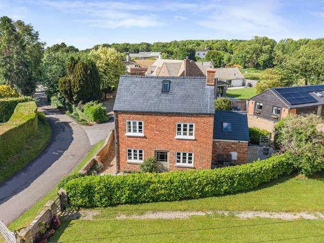 House for sale in Witcombe, Pamington
