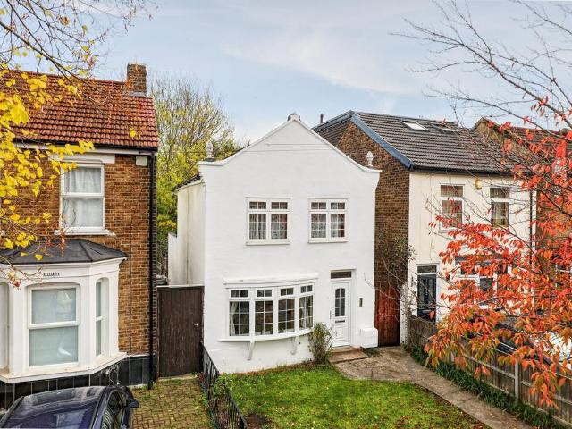 House for sale in Freezywater, Greater London