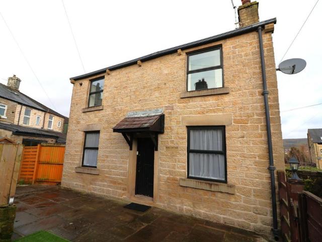 House for sale in Charlesworth, East Midlands