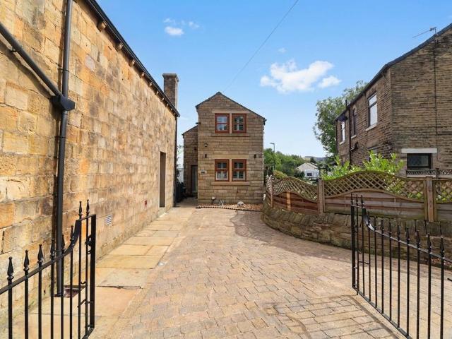 House for sale in Charlesworth, East Midlands