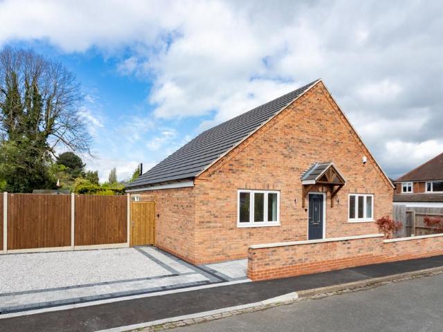 House for sale in Elmfield, Leicestershire