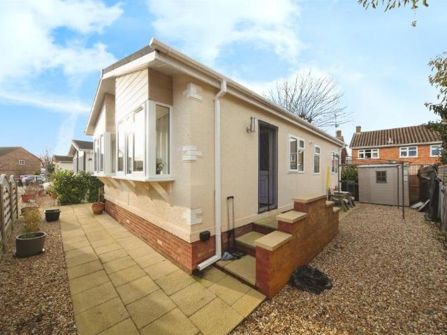 House for sale in Caddington, Bedfordshire