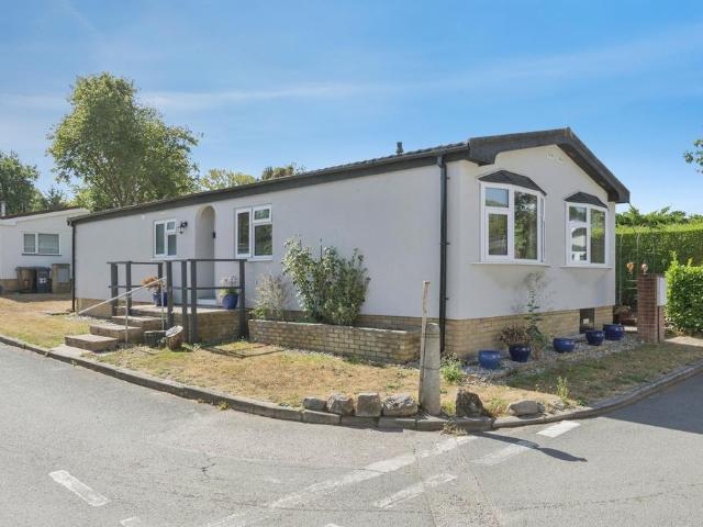 House for sale in Stonehill Woods Park, Dartford