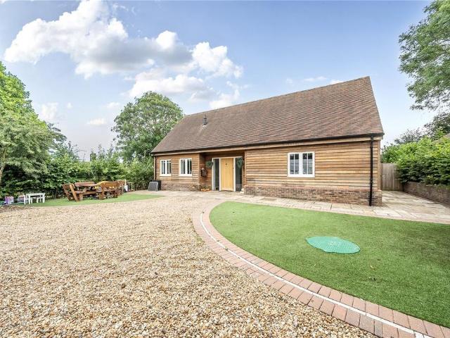 House for sale in Oad Street, Kent