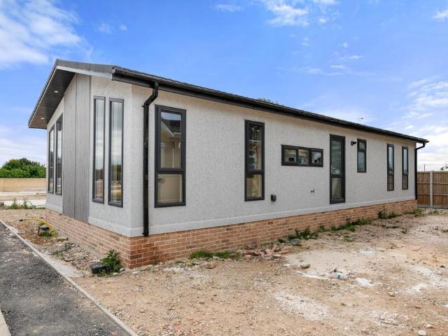Park Home for sale in Dale Hill, Essex