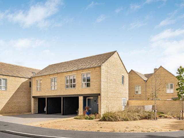 Flat for sale in Chesterton, Fossebridge