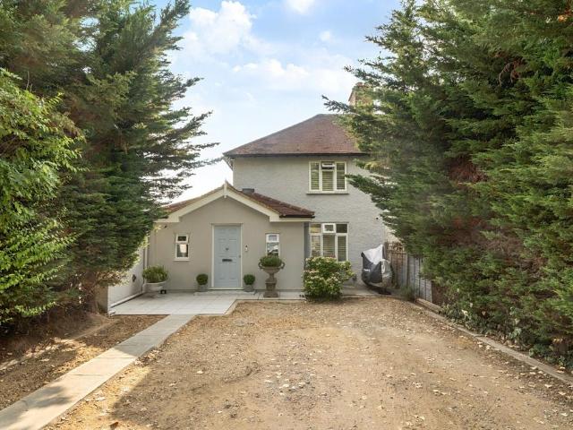 House for sale in Lower Halliford, Surrey