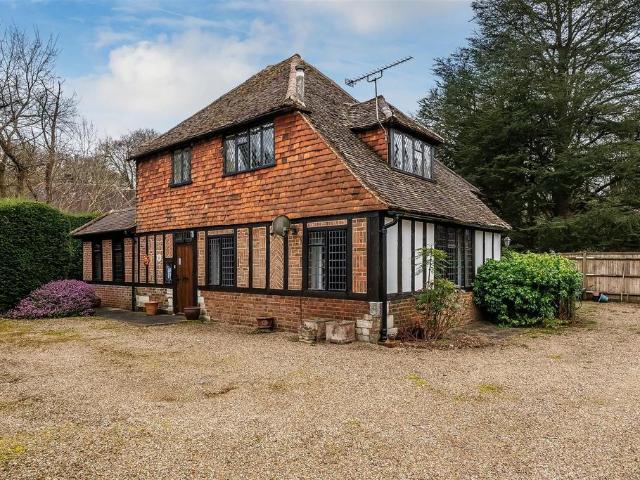 House for sale in Hillview, Surrey