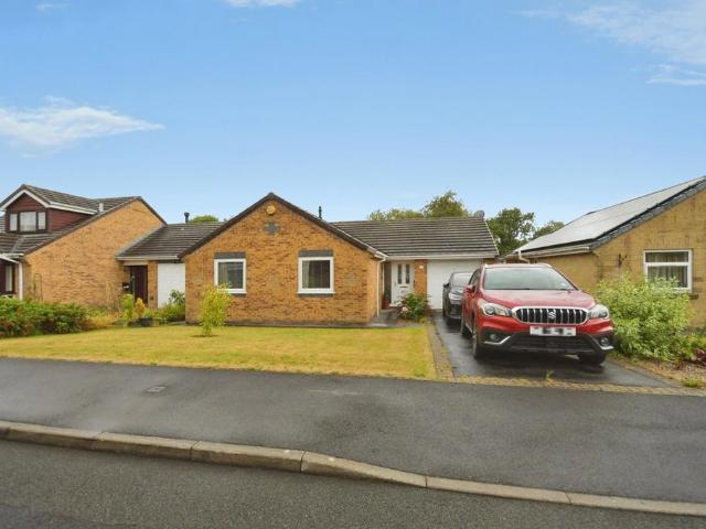 House for sale in Charlesworth, East Midlands