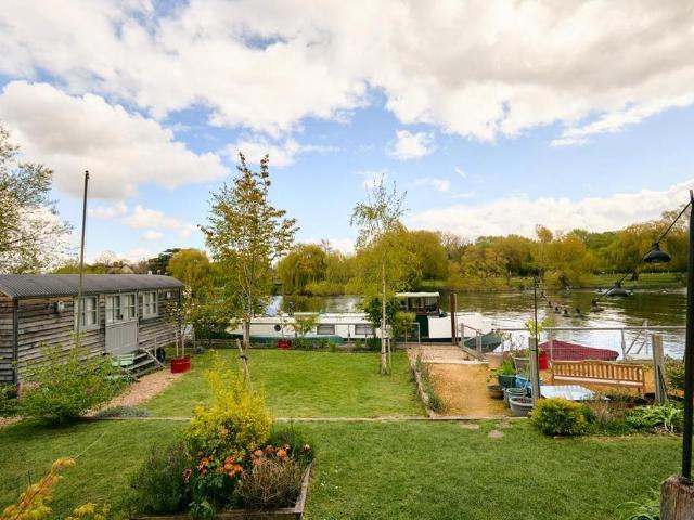 House for sale in Lower Halliford, Surrey