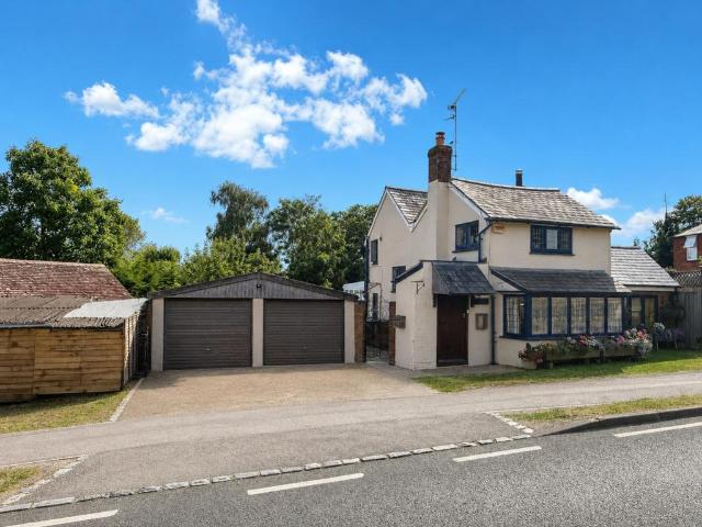 House for sale in Padbury, Buckinghamshire