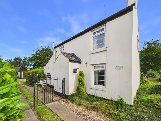 House for sale in Roby Mill, Lancashire