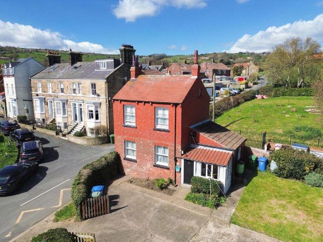 House for sale in Fylingdales, Fylingthorpe