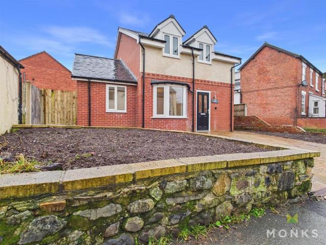House for sale in Gobowen, Shropshire