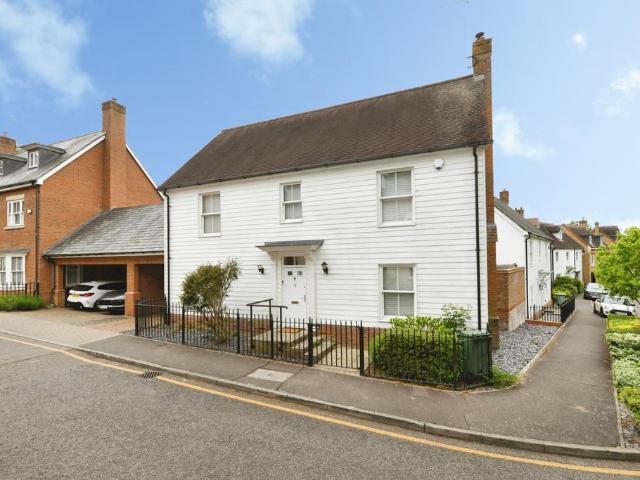 House for sale in Navestock Side, Essex