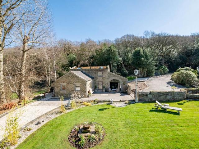 House for sale in South Crosland, West Yorkshire