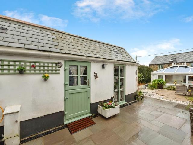 House for sale in Hellandbridge, Cornwall