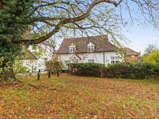 House for sale in Totteridge, Buckinghamshire