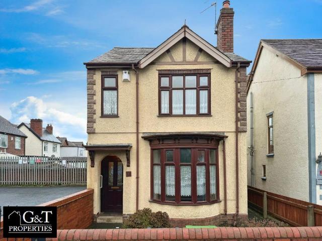 House for sale in Haden Hill, Fold Hill